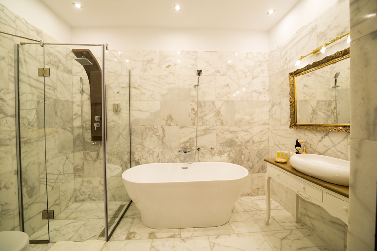 Bathroom 5, Hotel Boutique 5 Continents, Craiova