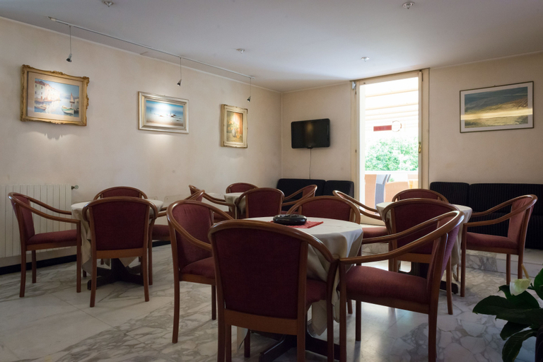 Food & Drinks 5, Hotel Coccodrillo, Savona