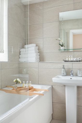 Bathroom 4, Park Lane Apartments - Shaw House, London