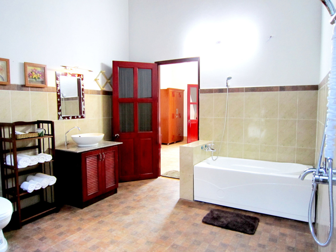 Bathroom 5, Mango Home Riverside, Giồng Trôm