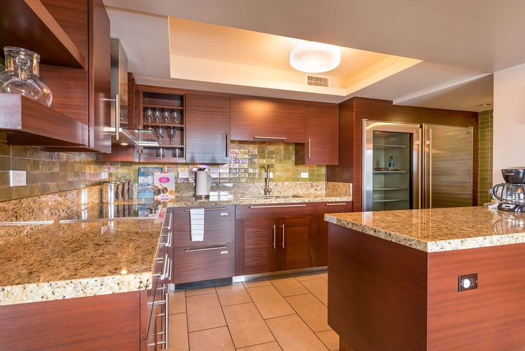 Food & Drinks 4, Ala Moana Hotelcondo by Luana Vacation Rental, Honolulu