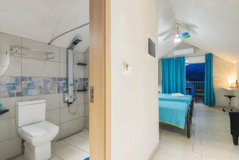 Bathroom 5, Studio Timotheos, Ionian Islands