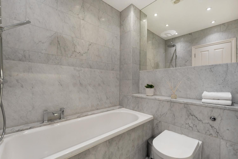 Bathroom 3, Museum View, London