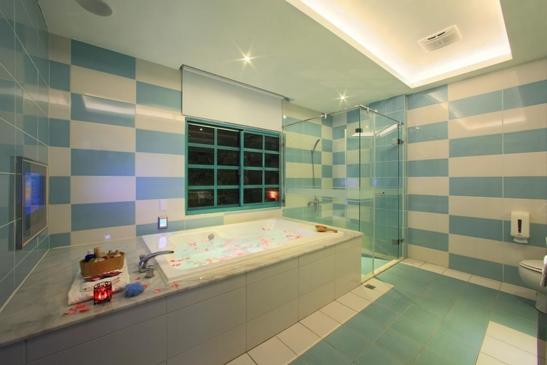 Bathroom 3, Roman Vacation Motel, Taichung