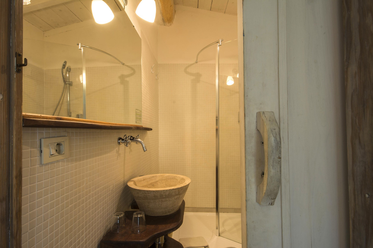 Bathroom 4, Fattoria San Martino, Siena