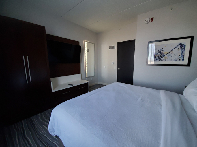 Bedroom 4, Embassy Suites Syracuse, Onondaga