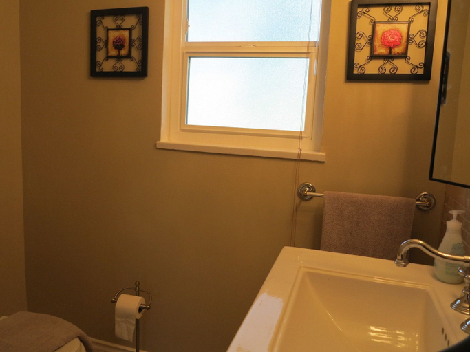 Bathroom 4, Sweet Home - 3 Bedroom, Greater Vancouver
