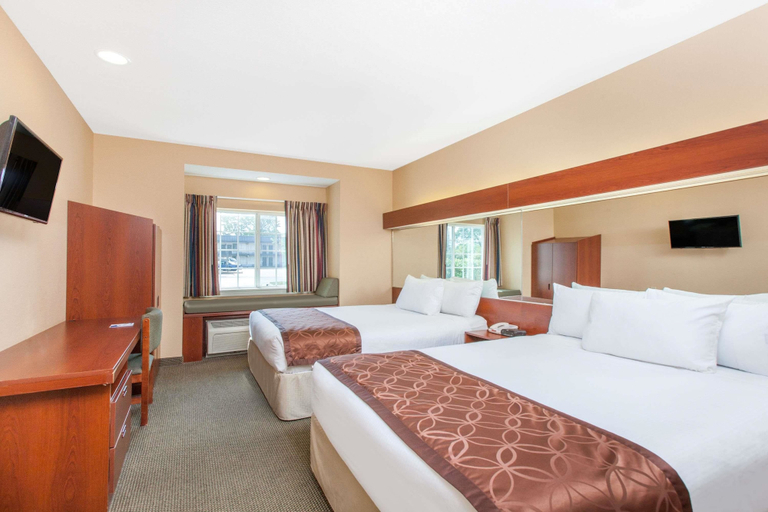 Bedroom 3, Microtel Inn & Suites by Wyndham Rogers, Benton