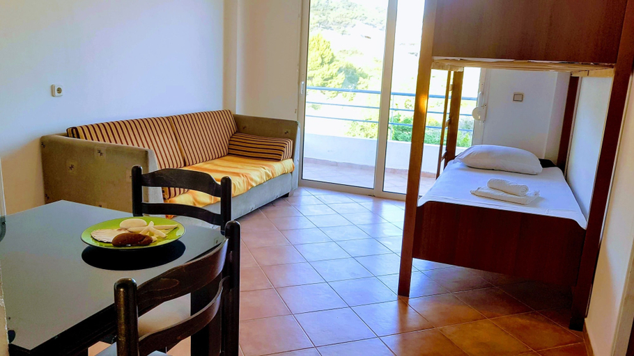 Bedroom 3, Hakuna Matata Hostel, Sarandës