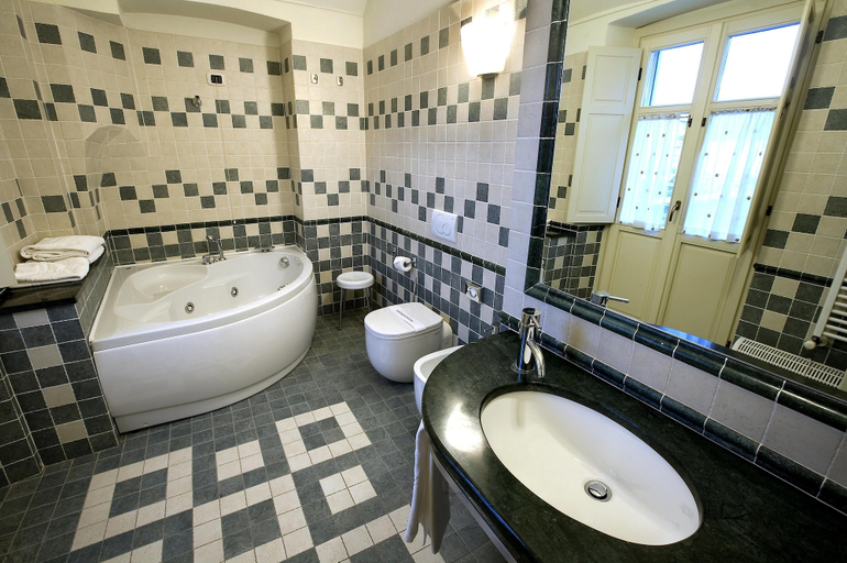 Bathroom 4, Cascina Di Corte, Torino