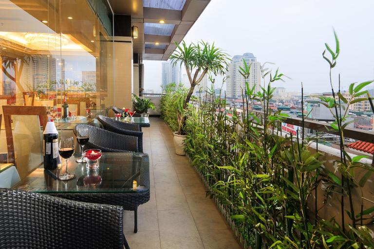 Food & Drinks 5, Luxeden Signature Hotel, Cầu Giấy