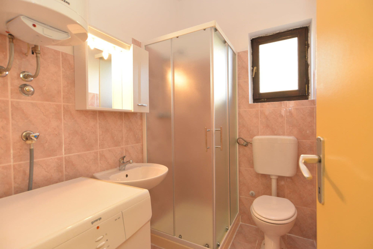 Bathroom 3, House 1753, Fažana