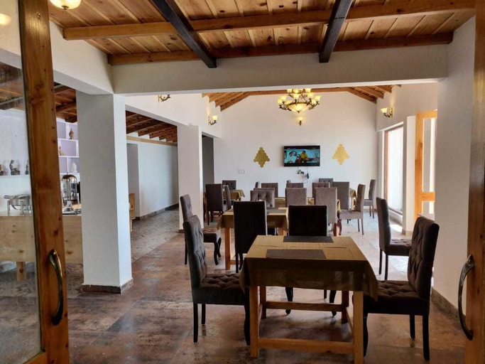 Food & Drinks 5, Parwati Retreat, Almora