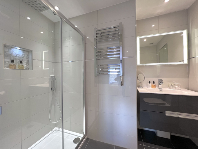 Bathroom 4, Tavistock House Hotel, Devon