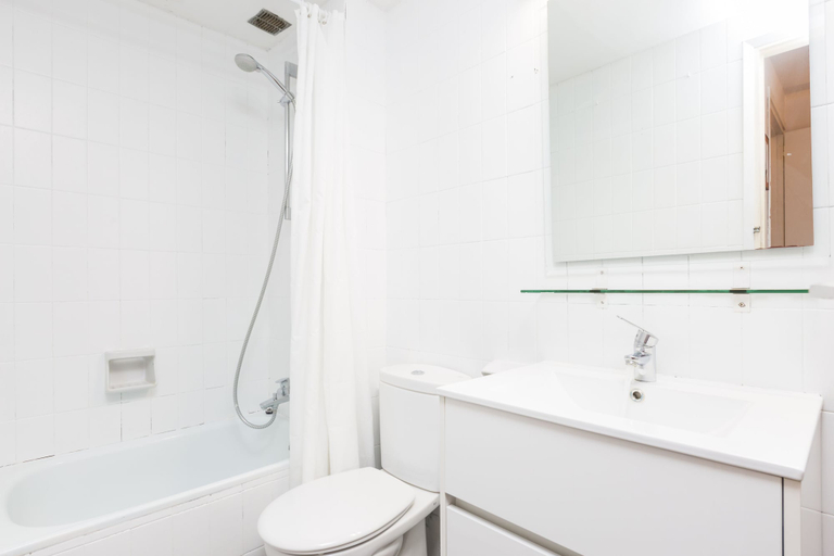 Bathroom 4, Apartment Calella Park 10B, Girona