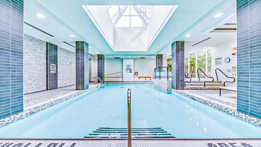 Sport & Beauty 5, Lake View Luxury Condo by Elite Suites, Peel