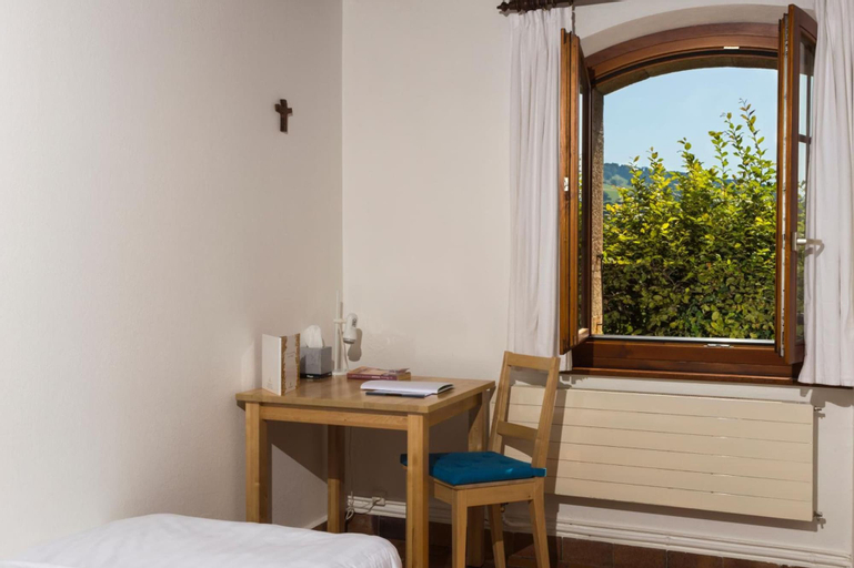Bedroom 28