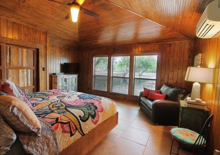 Bedroom 4, Live Oaks Bed and Breakfast, Uvalde