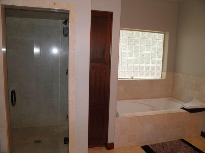 Bathroom 3, 3354 Red Lake Rd, El Dorado