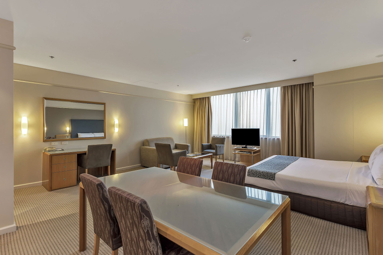 Bedroom 3, Stamford Plaza Adelaide, Adelaide