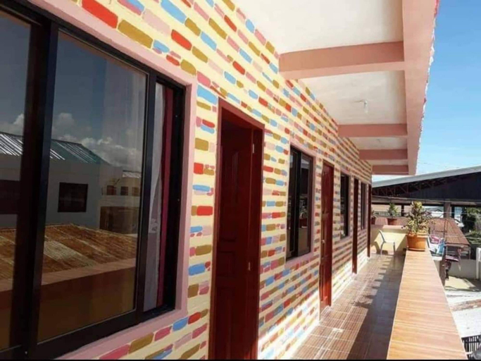 Exterior & Views 2, Ludy's Pension House, Carles
