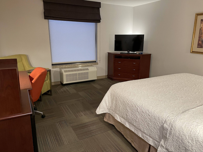 Bedroom 3, Hampton Inn & Suites Rifle, Garfield