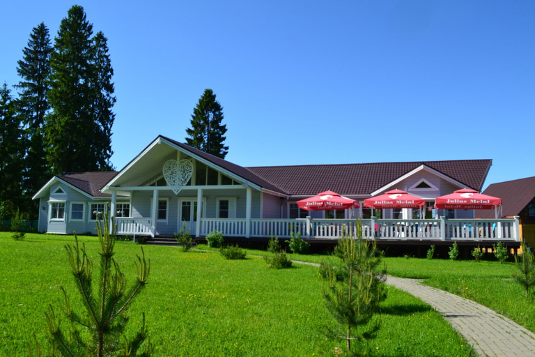Exterior & Views
