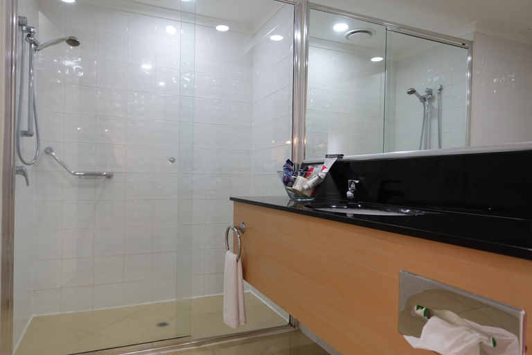 Bathroom 5, Mantra Mackay, Mackay - Pt A