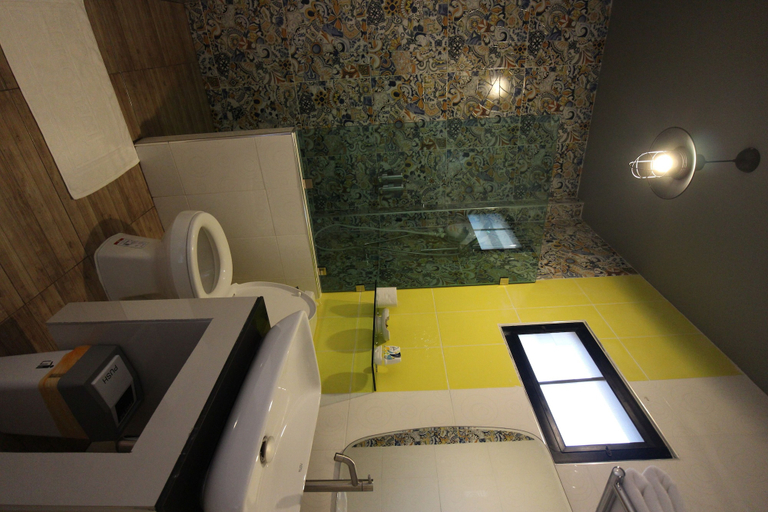 Bathroom 3, One Beat Vintage & Bistro, Muang Chon Buri