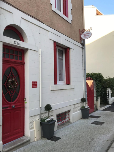 Exterior & Views 2, La Croix Blanche, Landes