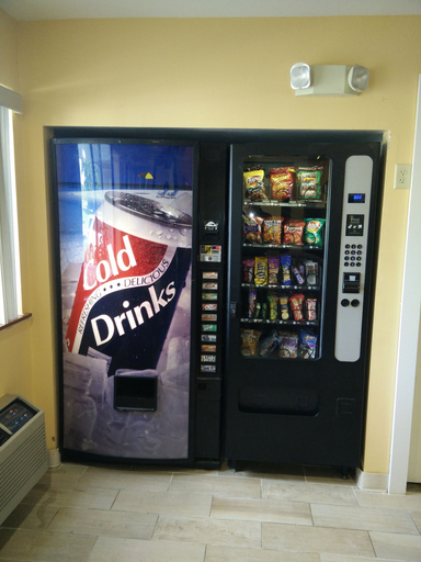 Food & Drinks 4, Super 8 by Wyndham Chisago City, Chisago