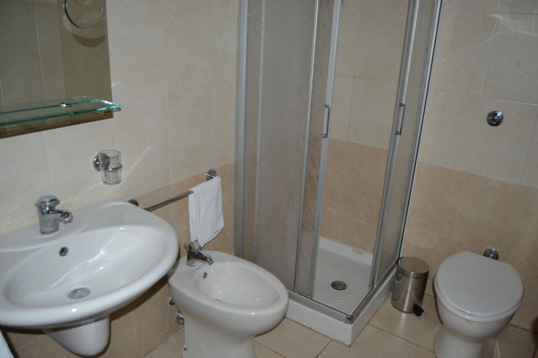 Bathroom 4, Appartamenti La Marina, Cosenza