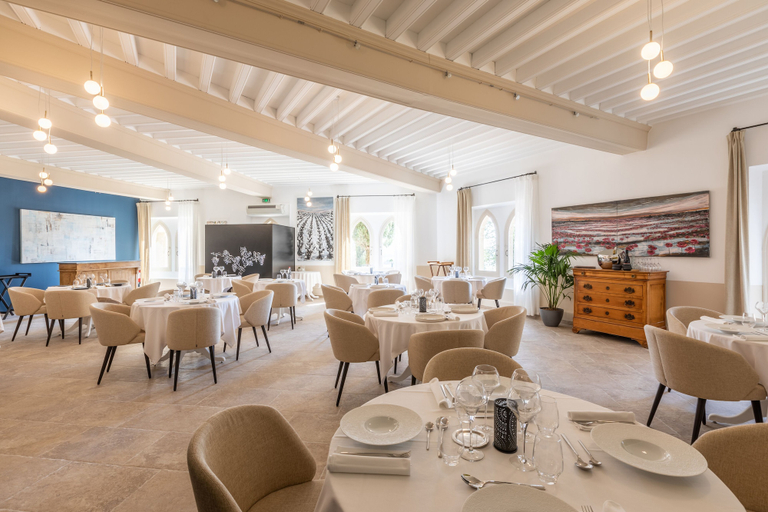 Food & Drinks 5, Chateau Des Fines Roches, Vaucluse