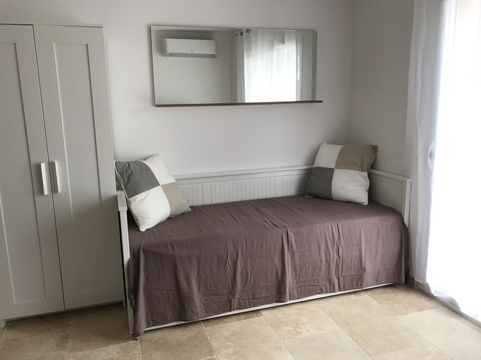 Bedroom 4, Le Devem de Mirapier, Bouches-du-Rhône