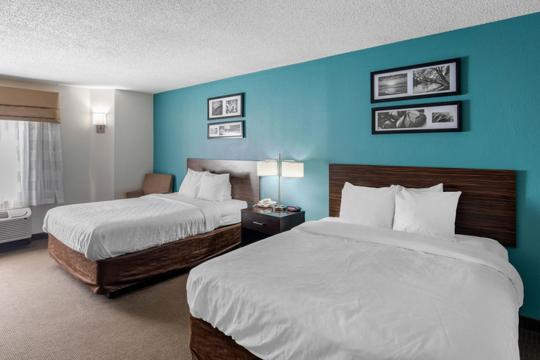 Bedroom 4, Clarion Inn & Suites DFW North, Irving