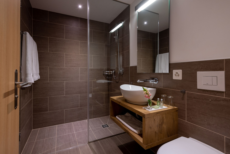 Bathroom 4, Pradas Resort Brigels, Surselva