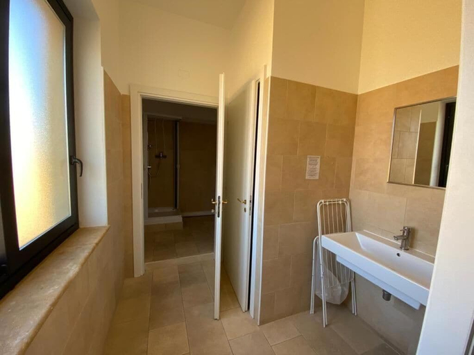 Bathroom 5, Regina Margherita B&B, Syracuse