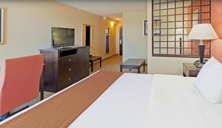 Bedroom 3, Doubletree by Hilton Harrisonburg, Harrisonburg