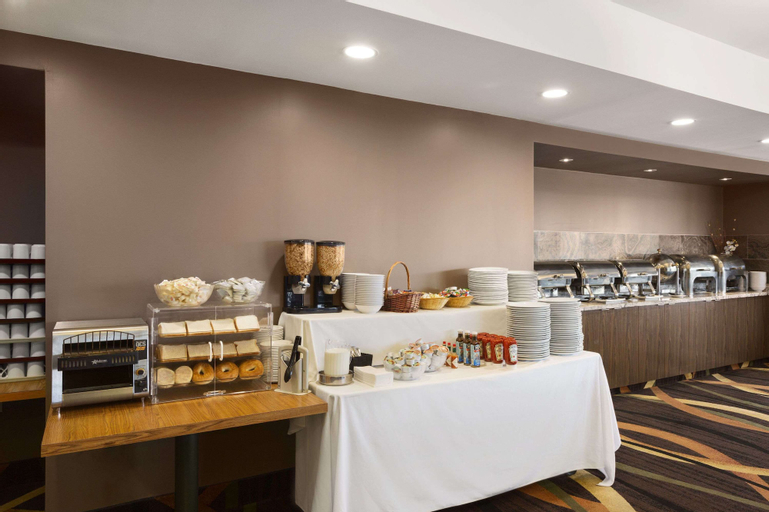 Food & Drinks 5, Travelodge by Wyndham Niagara Falls Fallsview, Niagara