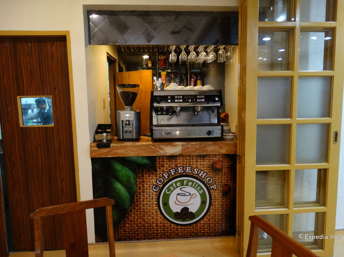 Food & Drinks 4, Aloha Hotel, Manila City