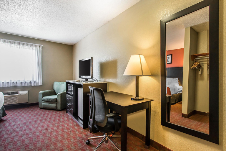 Others 5, Quality Inn & Suites, Rutherford