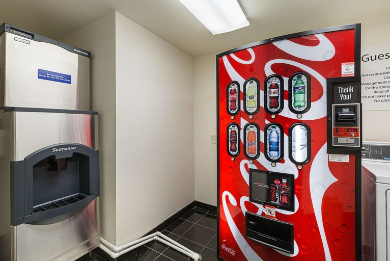 Food & Drinks 5, Budget Inn and Suites, Jackson