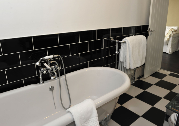 Bathroom 4, Suenos Guesthouse, Southend-on-Sea