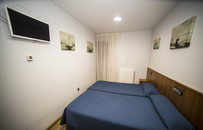 Bedroom 4, Hostal Caballeros, Soria