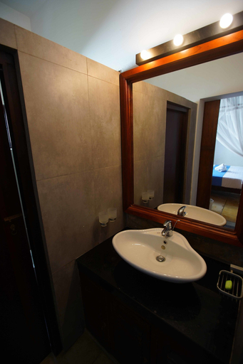 Bathroom 4, Kapugedara297, Galle Four Gravets