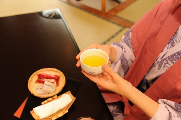 Food & Drinks 4, Yuruino Yado Keizan, Achi