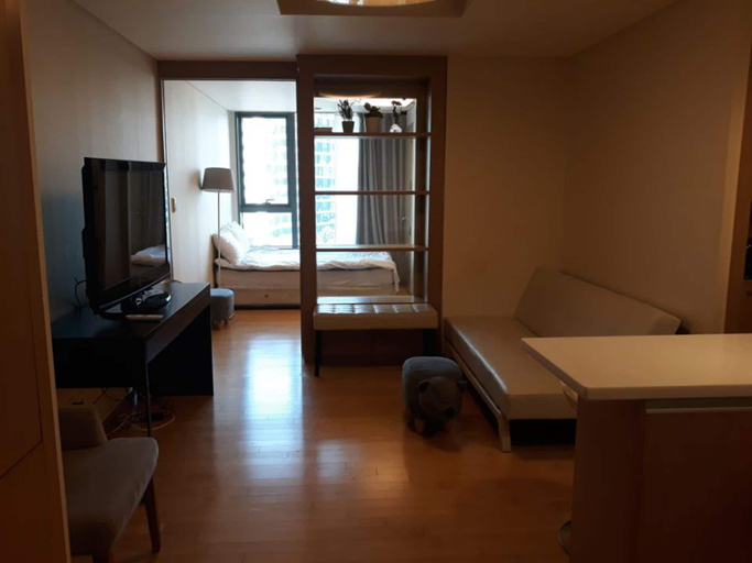 Bedroom 3, Jamsil Worldtower Galleria Apt B, Songpa