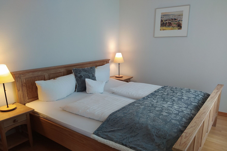 Bedroom 4, Weinhotel Atrium, Lippe