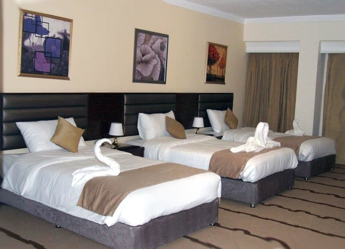 Bedroom 2, Sandy Palace Hotel, Wadi Essier
