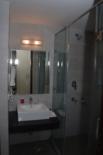 Bathroom 4, Hide Away Suites, Gautam Buddha Nagar